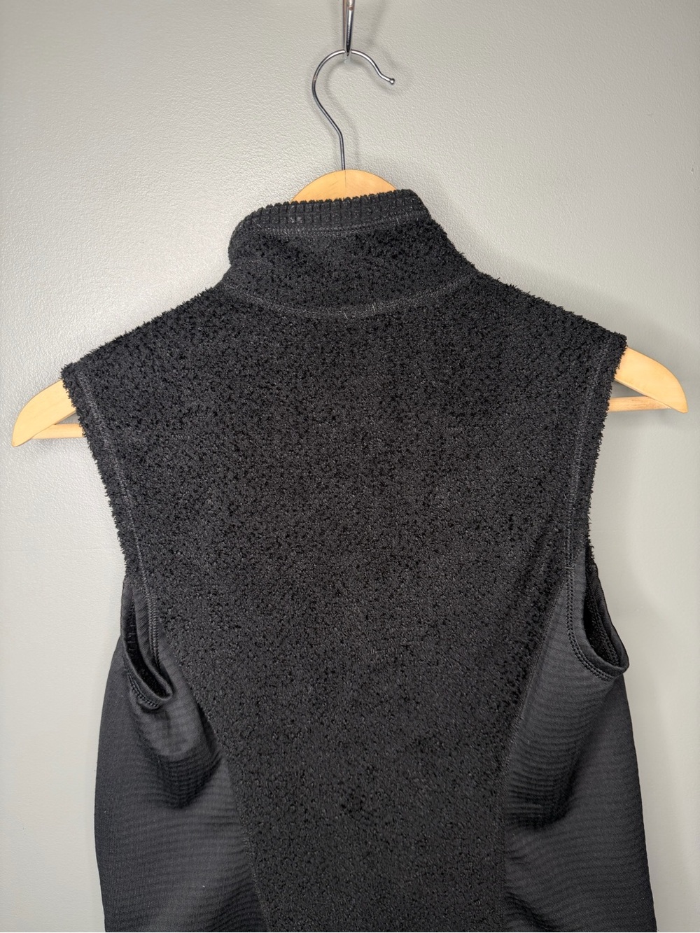 Patagonia R2 Vest - Picture 6 of 10